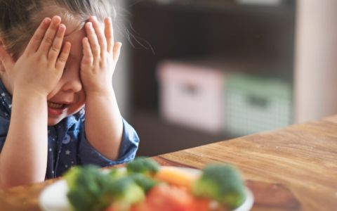 Como conseguir que os seus filhos comam mais vegetais e fruta