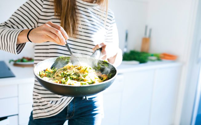 Como ter uma alimentação saudável em casa, fora de casa e em viagem