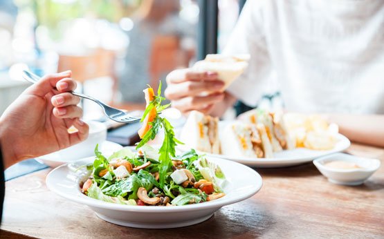 como ter uma alimentação saudável fora de casa