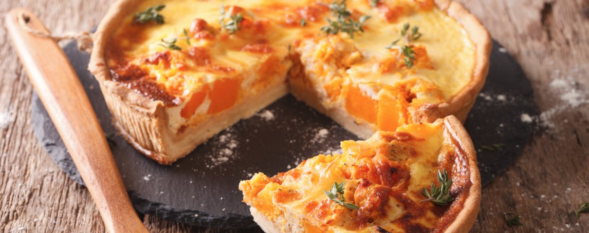 Esta tarte de requeijão salgada vai fazer as suas delícias