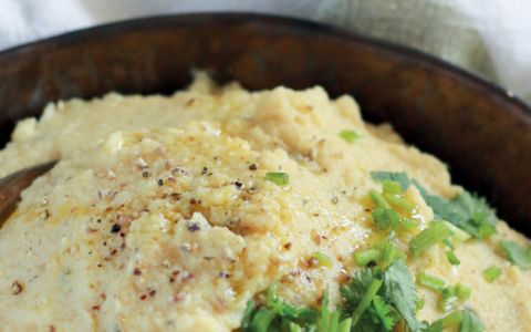 Puré de couve-flor e alho assado, uma receita fácil, rápida e cremosa