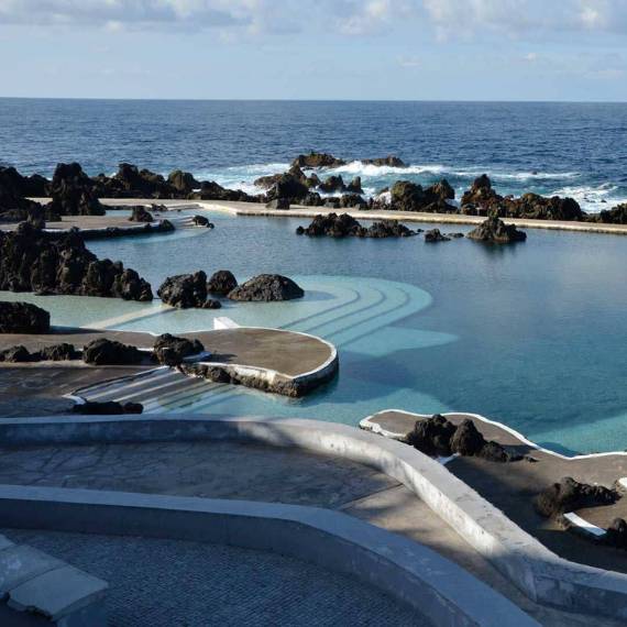 Piscinas Naturais de Porto Moniz