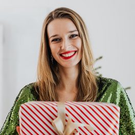 Este Natal, as abelhas têm um presente para a sua pele. Trate-a com a melhor fórmula