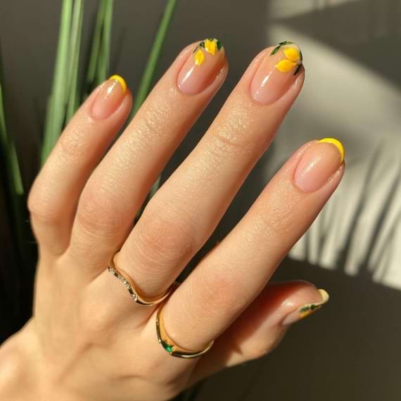 unhas de primavera amarelo limões