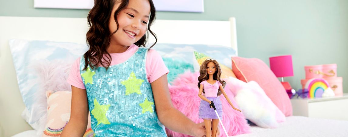 Barbie Fashionistas dá as boas-vindas a boneca cega e a boneca negra com Síndrome de Down