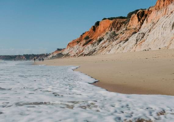 as praias mais saudáveis Praia da Falésia, Portugal