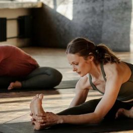 Quer melhorar a sua prática de yoga? Experimente este curso de certificação