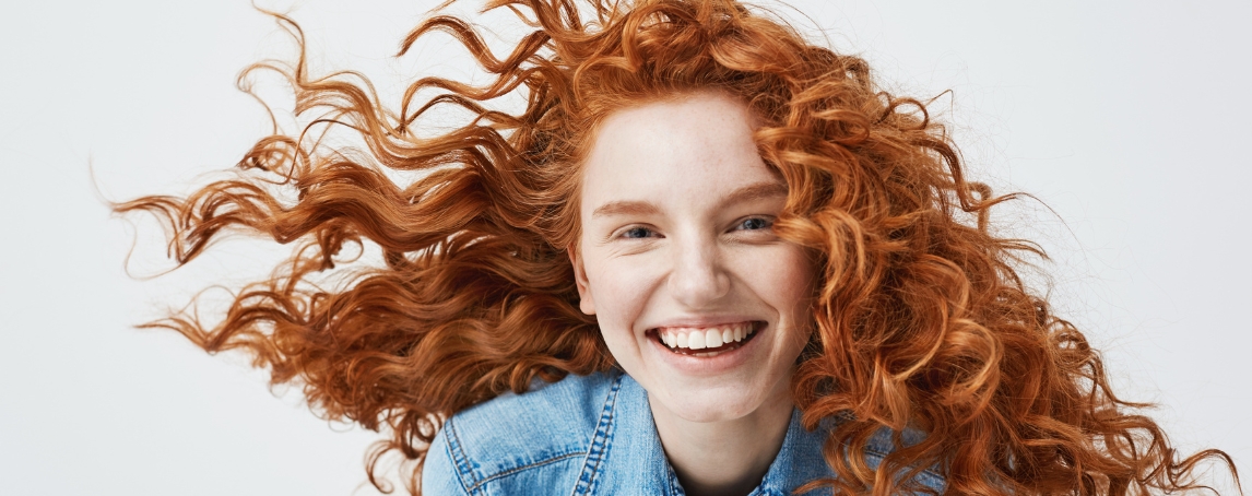 Esta máscara de cabelo promete reparar dois anos de danos numa só vez