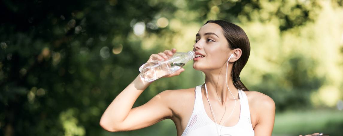 5 dicas para beber mais água durante o dia